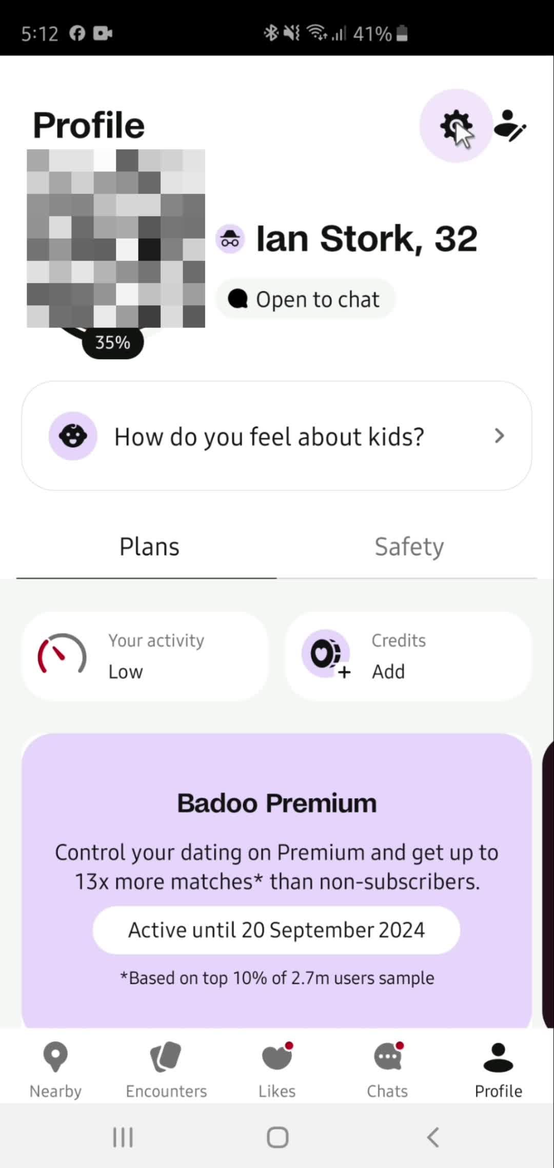 Unblocking users on Badoo video thumbnail