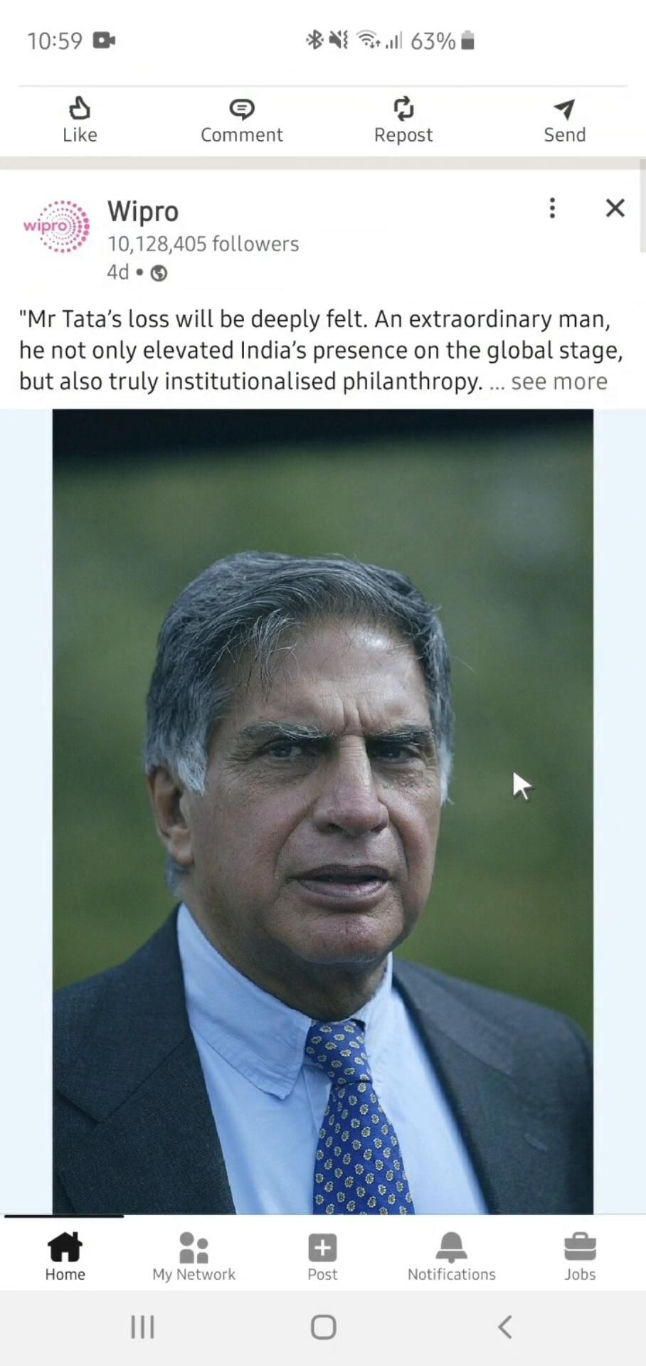 Reporting a post on LinkedIn video thumbnail