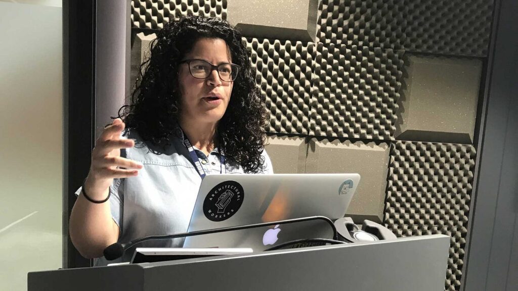 A Page Flows screenshot of Yael Levey from Medium.